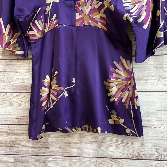 TRINA TURK 100% SILK KIMONO STYLE TOP IN PURPLE FLORAL PRINT - Picture 6 of 9